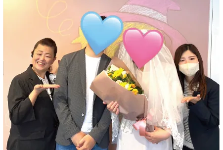 お客様とスタッフの記念写真